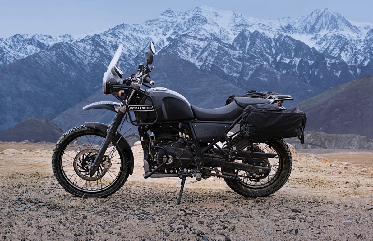 Royal Enfield Himalayan in army Green colour spotted; launch in the