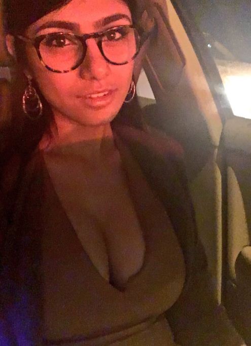 Mia Khalifa Hot And Bothered By Steph Curry Check Out