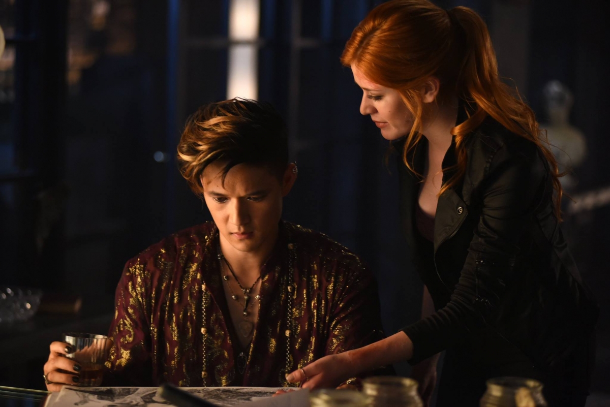 Watch 'Shadowhunters' Season 1 Episode 6 Online: Clary ...