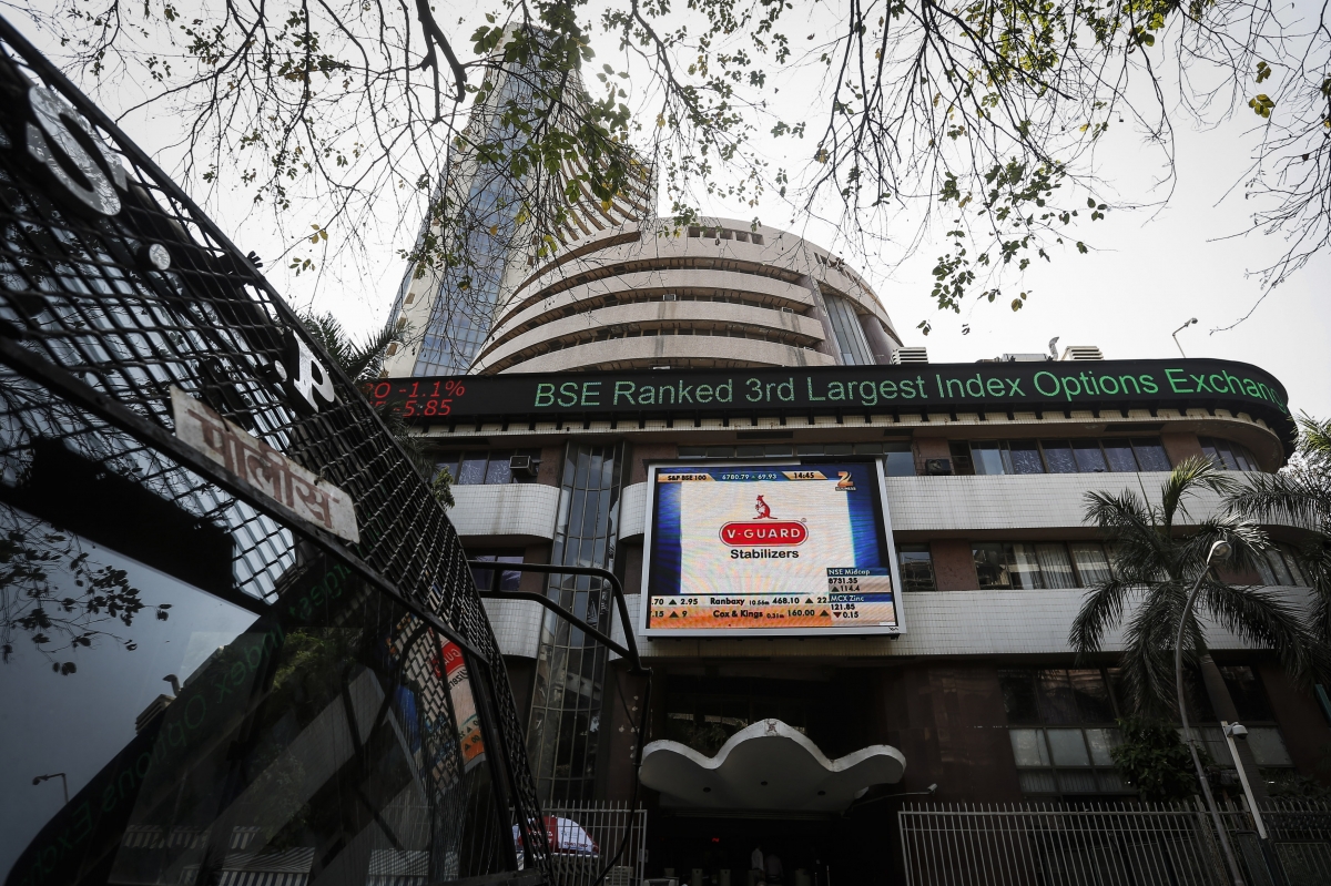 Will Indian Stock Market Fall Again : How A Prolonged Stock Market Fall Impacts the Economy ... : It opened lower by 15 paise at 73.49 per dollar against previous close of 73.34 and traded between 73.38.