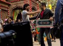 Shah Rukh Khan meets Salman Khan on the sets of