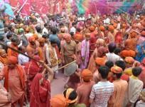 Lath-maar Holi in Barsana