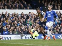 Alex Iwobi Arsenal Ramiro Funes Mori Everton