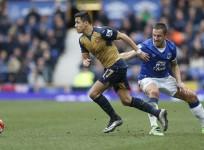 Alexis Sanchez Arsenal Phil Jagielka Everton