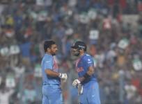 MS Dhoni Virat Kohli