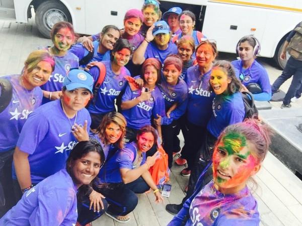 Holi 2016: Watch India men and women cricket teams celebrate with colours -  IBTimes India