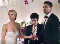 Felicity and Oliver got fake married in the previous episode
