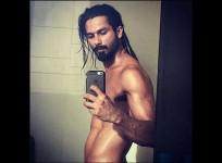 Shahid Kapoor shares his look from