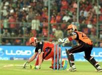 AB De Villiers RCB Naman Ojha SRH
