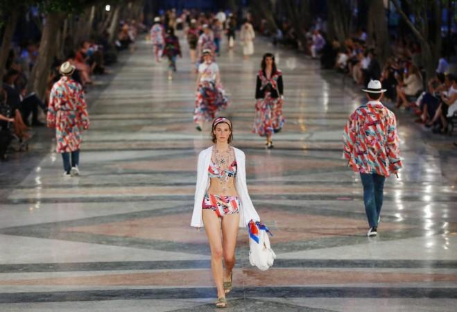 Chanel debuts Cruise 2017 collection in dazzling first Cuban fashion show