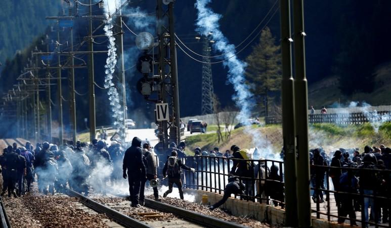 Italy-Austria fence clash