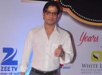 Karan Patel lands in a fight with the director of "Yeh Hai Mohabbatein"? Pictured: Karan Patel at the Zee TV`s Gold Awards 2015 in Mumbai