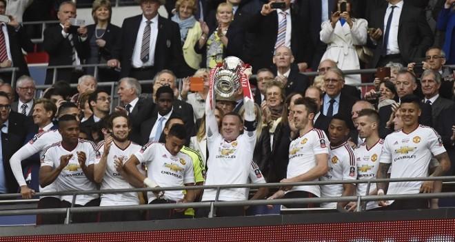 Wayne Rooney FA Cup trophy Manchester United