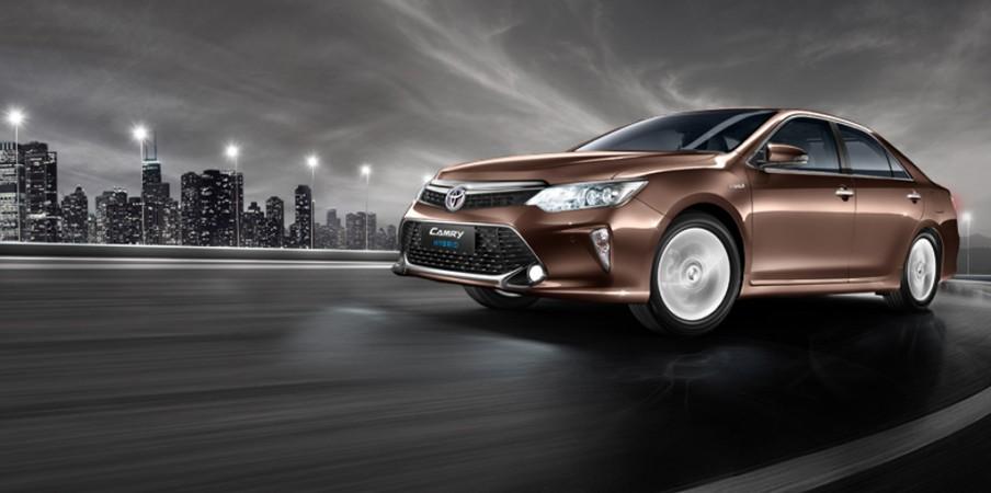 Toyota Camry Hybrid now goes cheaper by Rs.2.3 lakh
