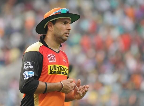 Yuvraj Singh SRH 77