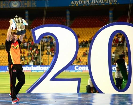 David Warner Sunrisers Hyderabad IPL 2016 trophy