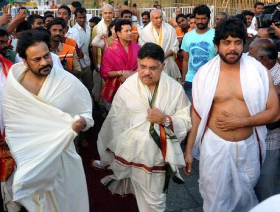 Chiranjeevi, Akkineni Nagarjuna, Allu Aravind, Sachin Tendulkar and Aravind Prasad