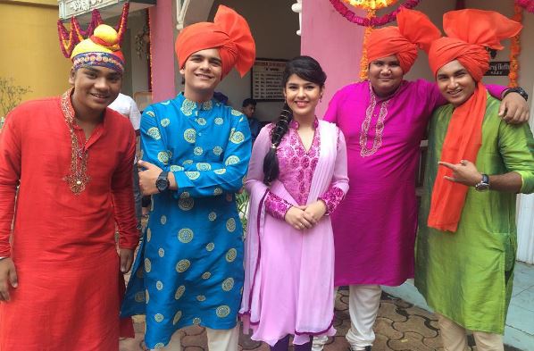 Nidhi Bhanushali aka Sonu of "Taarak Mehta Ka Ooltah Chashmah" scores high in SSC exam. Pictured: "Taarak Mehta Ka Ooltah Chashmah" actors Bhavya Gandhi, Nidhi Bhanushali and others