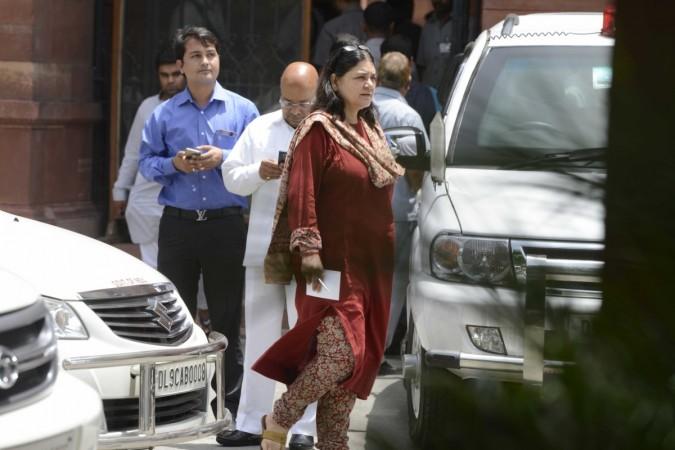 Maneka Gandhi lashes out at environment minister for allowing states to cull animals