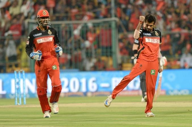 Yuzvendra Chahal (right) celebrates with KL Rahul after picking up a wicket in IPL 2016 final between RCB and Sunrisers Hyderabad (SRH), May 29, 2016. Yuzvendra Chahal RCB KL Rahul