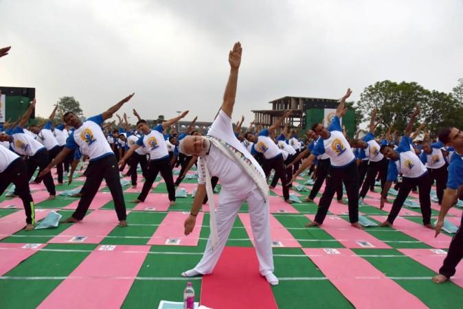 The Prime Minister, Shri Narendra Modi participating in the mass yoga demonstration at the Capitol Complex, Chandigarh, on the occasion of the 2nd International Day of Yoga â€“ 2016, on June 21, 2016.