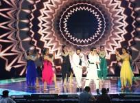 Anirudh with Allu Arjun at SIIMA Awards 2016