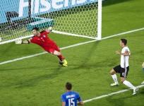 Mesut Ozil Germany Italy