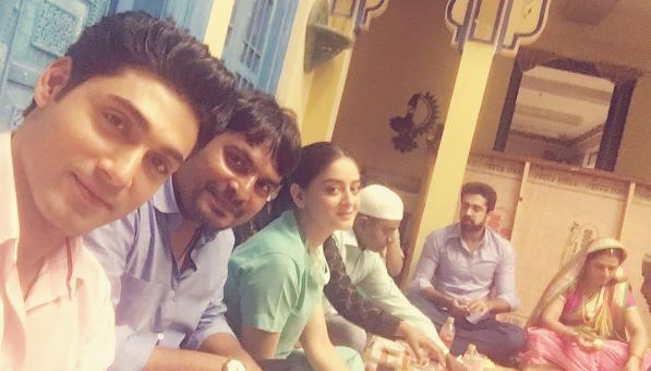 TV actors celebrate Iftaar party on sets of their shows. Pictured: &quot;Balika Vadhu&quot; cast celebrates Iftaar party on sets.