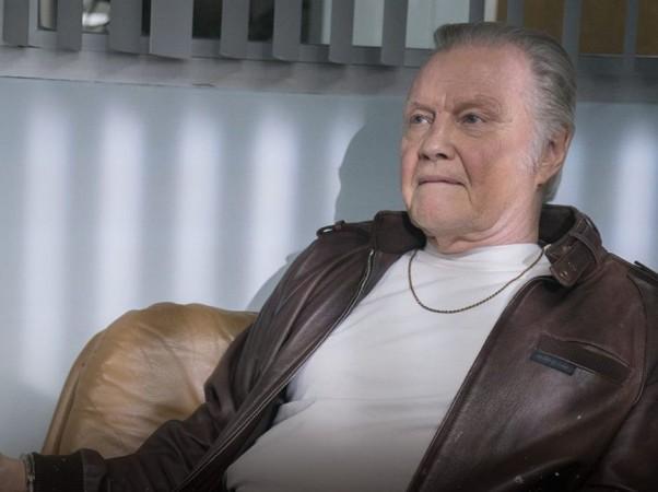Mickey plans a heist in Ray Donovan