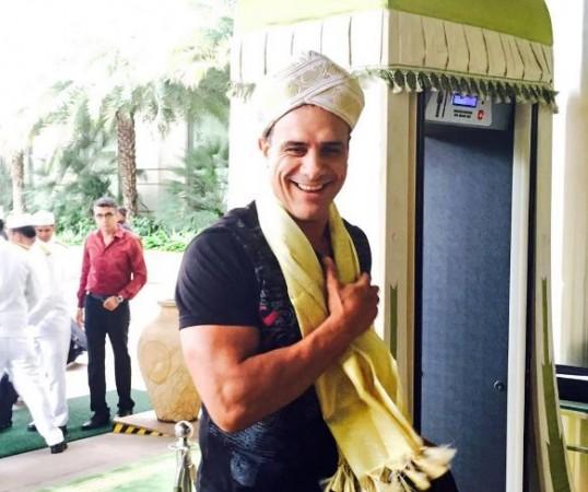 Alberto del Rio in India