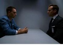 Harvey visits Mike in prison in "Suits" Season 5