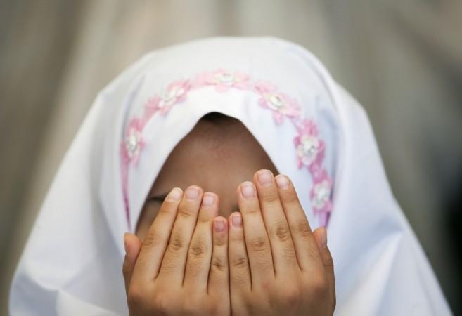 Girl praying