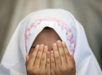 Girl praying