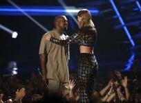 Taylor Swift ans Kanye West at the 2015 MTV Video Music Awards