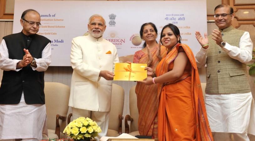 gold bond scheme gold smuggling modi government tranche issue fourth subscription kg collection rbi rate price interest bullion prices market