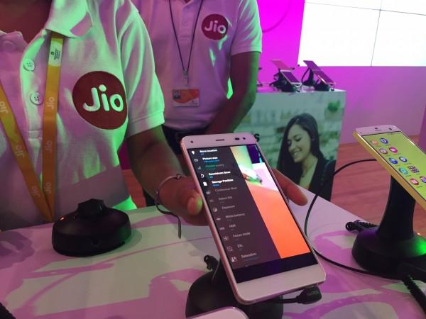 how many users of jio sim in india