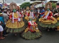 kerala tourism dancers