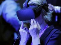 Virtual Reality vs Augmented Reality