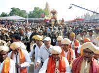 mysore dasara celebrations mysuru karnataka cauvery water dispute tourist arrivals tamil nadu bandh strike protest bus burning offers festival dussehra