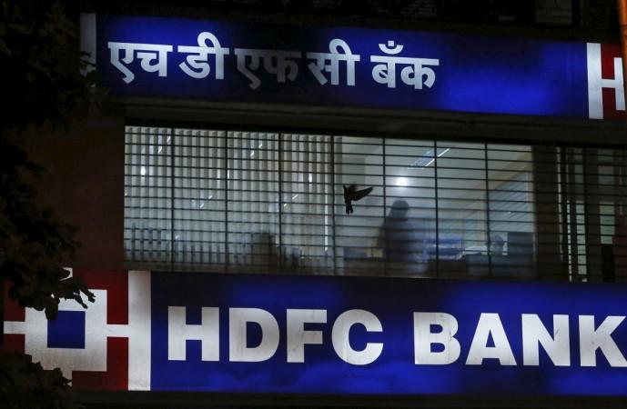 hdfc bank, hdfc bank q3, hdfc bank hiring, banking jobs in india, he works in india, icici bank q3