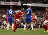 Theo Walcott Mesut Ozil Arsenal Chelsea