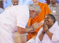 Narendra Modi with Mata Amritanandamayi