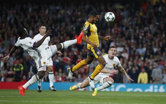 Theo Walcott Arsenal Basel