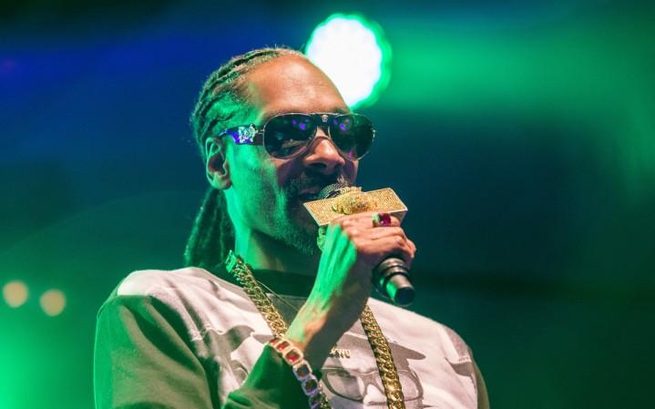 Rapper Snoop Dogg performs in Uppsala, Sweden, July 25, 2015. Snoop Dogg was briefly arrested by Swedish police on suspicion of using illegal drugs, police sources said on Sunday. Picture taken July 25. Snoop Dogg
