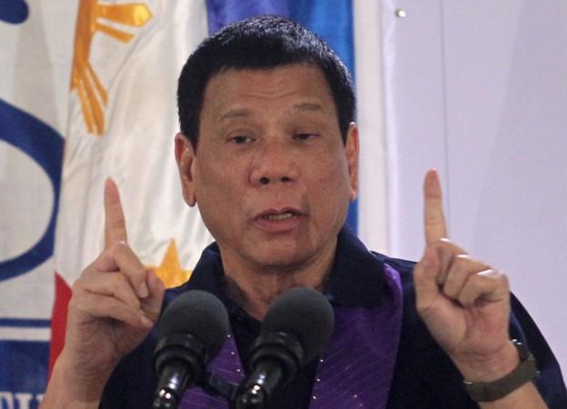 Philippines President Rodrigo Duterte apologises for likening himself to Hitler but denies he said anything wrong