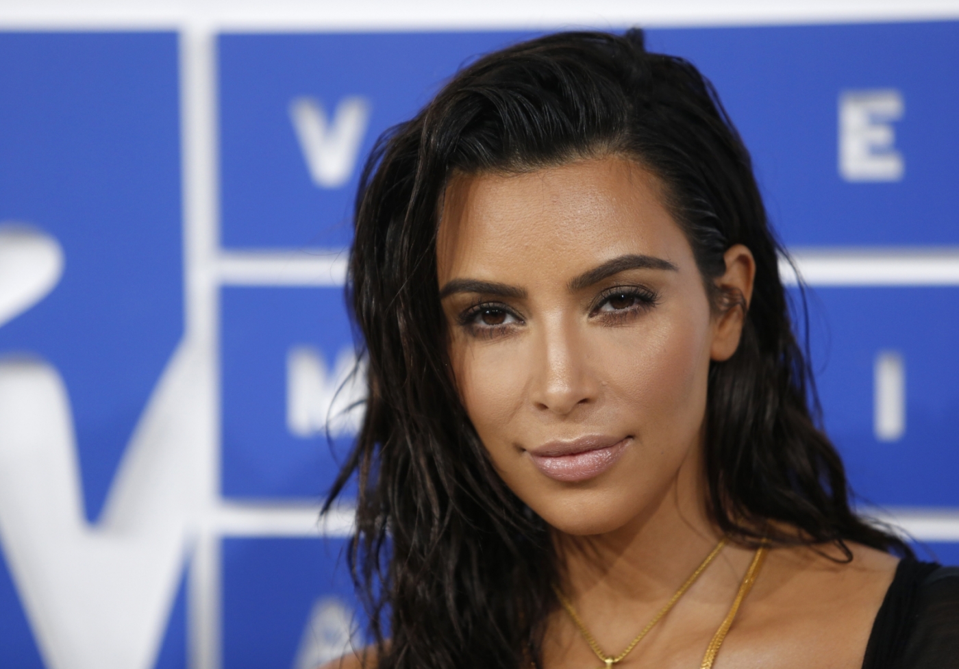 Kim kardashian hot images | Kim Kardashian flaunts slimmed-down beach body  in white hot bikini