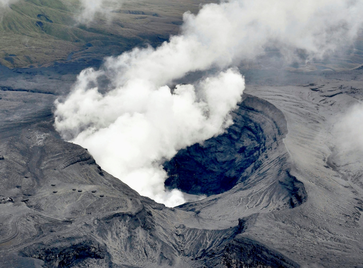 In Photos: Japan's Mount Aso Erupts; Residents Warned Of Spewing Ash ...