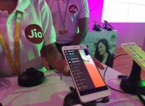 buy lyf smartphones, get jio sim card, jio happy new year offer, lyf smartphones available on jio.com, jiofi 2 buy online,