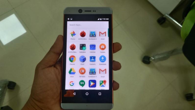Smartron t.phone Review: Clean Interface Smartron t.phone Review: Solid smartphone, but got too much competition