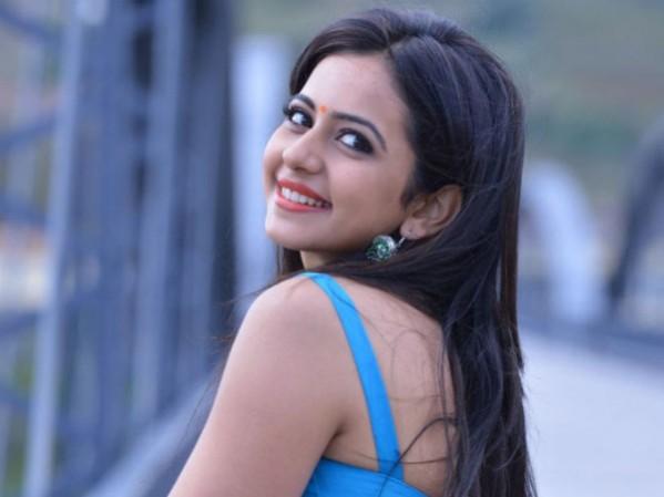 Rakul Preet Singh is said to be teaming up with Hari and Vikram for Saamy 2. Rakul Preet Singh